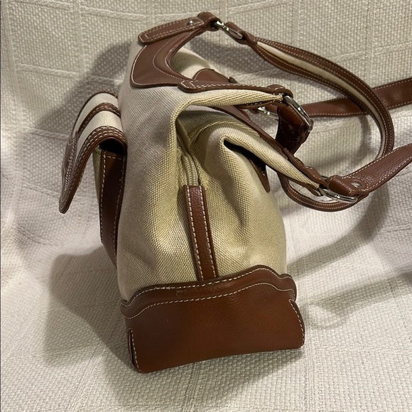 STONE MOUNTAIN Canvas/Leather Women's Shoulder Bag - Picture 9 of 13